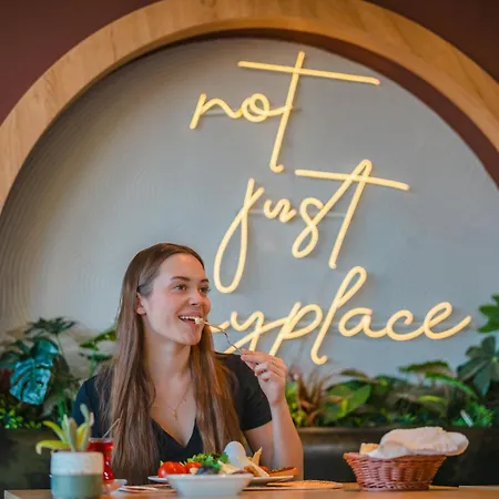 Echinus Lara Hotel Homestay