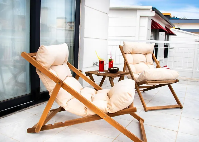 Echinus Lara Hotel Homestay