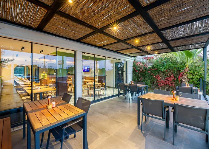 Homestay Echinus Lara Hotel *