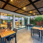 Homestay Echinus Lara Hotel *