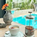 Ubytování v soukromí Echinus Lara Hotel *