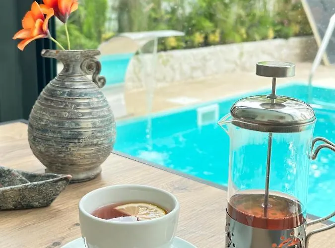 Pansiyon Echinus Lara *